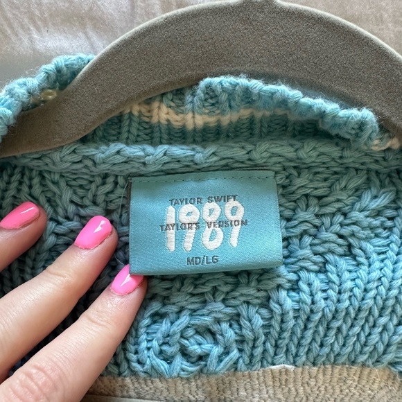 Taylor Swift 1989 Cardigan - Picture 2 of 3